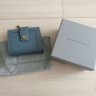 チャールズアンドキース(Charles and Keith)のCHARLES & KEITH 折りたたみ財布(折り財布)