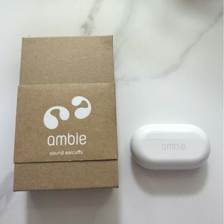 【ジャンク品】ambie ワイヤレスイヤホン AM-TW01 WHITE(ヘッドフォン/イヤフォン)