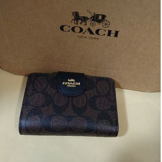 コーチ(COACH)のCOACH　二つ折り財布　新品　未使用　レディース(財布)