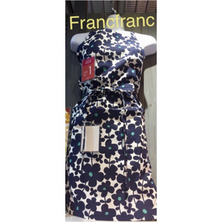 フランフラン(Francfranc)のFrancfranc 花柄エプロン  セルマ   ⭐️ネイビー(収納/キッチン雑貨)