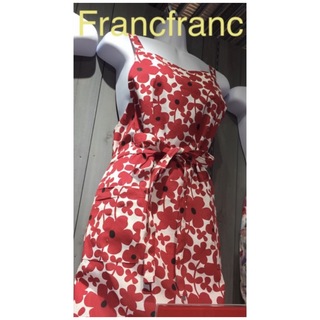 フランフラン(Francfranc)のFrancfranc 花柄エプロン  セルマ   ⭐️レッド(収納/キッチン雑貨)