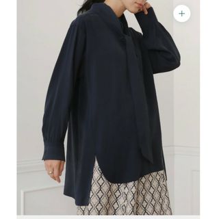 ブージュルード(Bou Jeloud)のGWセール☆未使用・試着のみ☆タイ付きロングチュニック　NAVY(シャツ/ブラウス(長袖/七分))