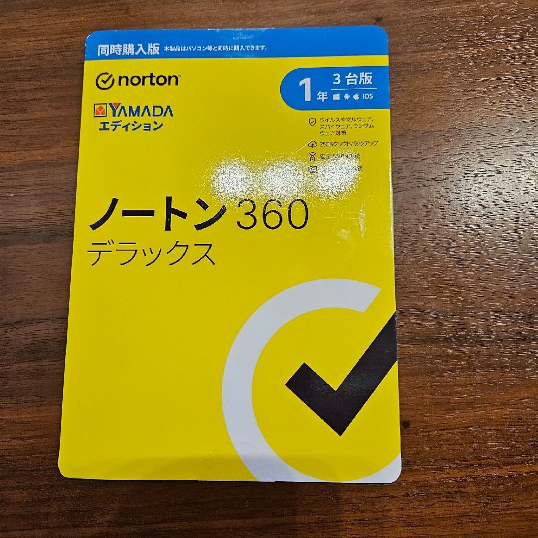 ノートンライフロック  ノートン 360 デラックス 539723… スマホ/家電/カメラのPC/タブレット(その他)の商品写真