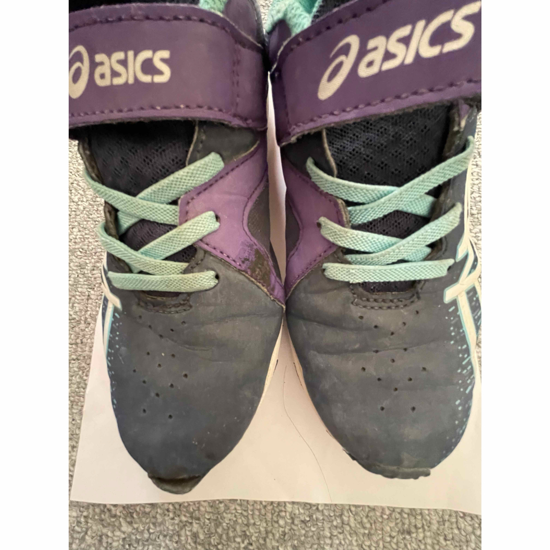 asics(アシックス)のアシックスレーザービーム22㎝　ネイビー　男女兼用 キッズ/ベビー/マタニティのキッズ靴/シューズ(15cm~)(スニーカー)の商品写真