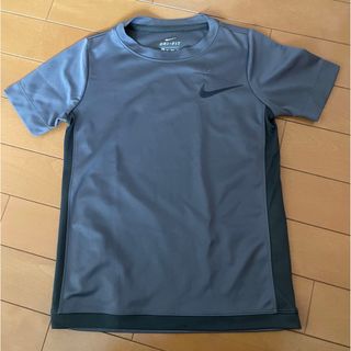 ナイキ(NIKE)のNIKE✴︎Tシャツ 130(Tシャツ/カットソー)