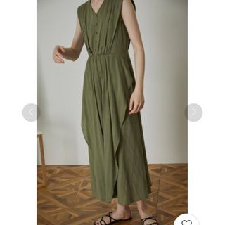 リムアーク(RIM.ARK)の【ほぼ未使用】rim.ark V tuck layered dress(ロングワンピース/マキシワンピース)