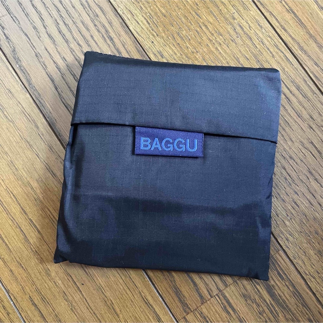 BAGGU STANDARD エコバック　ブラック　ゴールド　メタリック　黒　金 レディースのバッグ(エコバッグ)の商品写真