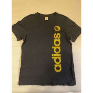 アディダス(adidas)のadidas Tシャツ(Tシャツ/カットソー(半袖/袖なし))