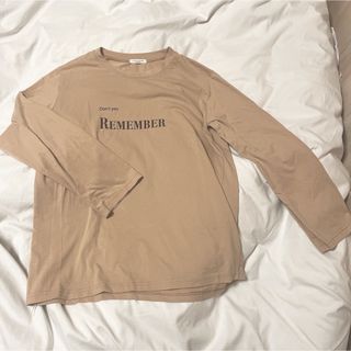 ピンクベージュ　長袖ロゴトップス(Tシャツ(長袖/七分))