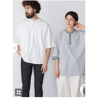 シップス(SHIPS)の新品タグ付き【SHIPS別注】THYARD: インレー ヘンリーネック Tシャツ(Tシャツ/カットソー(半袖/袖なし))