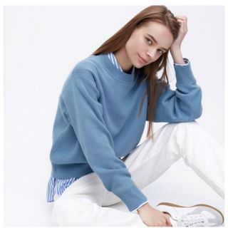 ユニクロ(UNIQLO)のユニクロ　スムースコットンクルーネックセーター（長袖）セットアップ可能　ブルー(ニット/セーター)