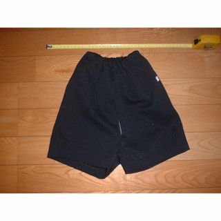 179【組合せ再出品可】中古品、サイズ不明の黒色短パン(パンツ)