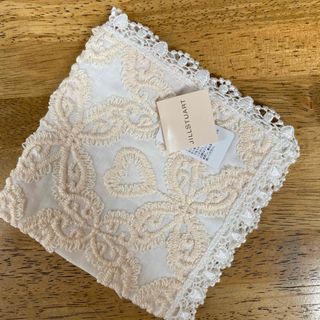 ジルスチュアート(JILLSTUART)のジルスチュアート　ガーゼ刺繍ハンカチ　お値下げ(ハンカチ)