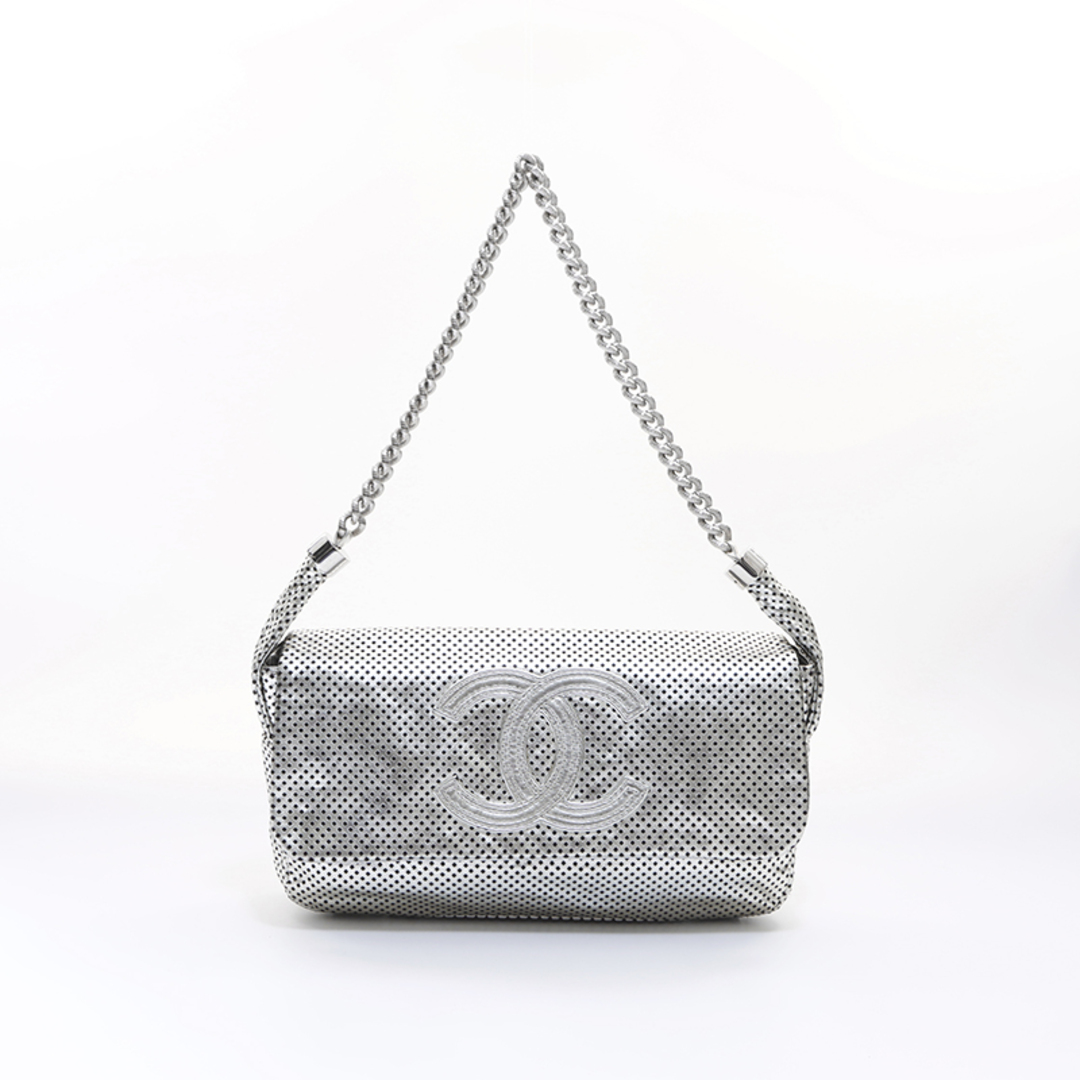 CHANEL(シャネル)のシャネル CHANEL 2008-2009 ココマーク パンチング ショルダーバッグ レディースのバッグ(ショルダーバッグ)の商品写真