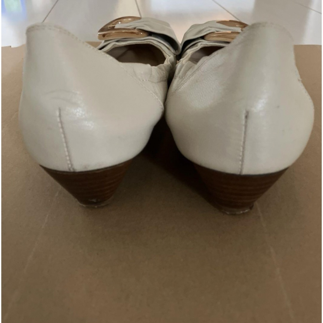 Pitti(ピッティ)のライトベージュ　パンプス レディースの靴/シューズ(ハイヒール/パンプス)の商品写真