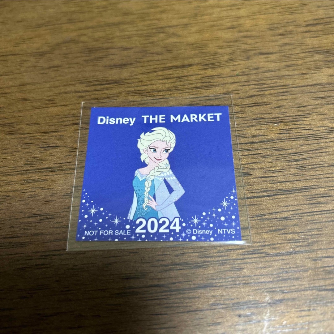 Disney(ディズニー)のディズニーザマーケット　ステッカー　エルサ エンタメ/ホビーのおもちゃ/ぬいぐるみ(キャラクターグッズ)の商品写真