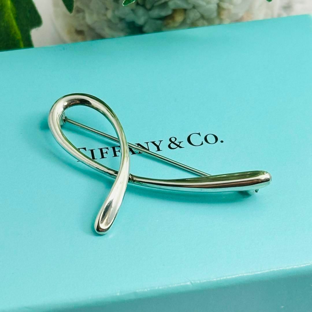 Tiffany & Co.(ティファニー)の美品　Tiffany　ブローチ　コサージュ　アルファベット　L　シルバー レディースのアクセサリー(ブローチ/コサージュ)の商品写真