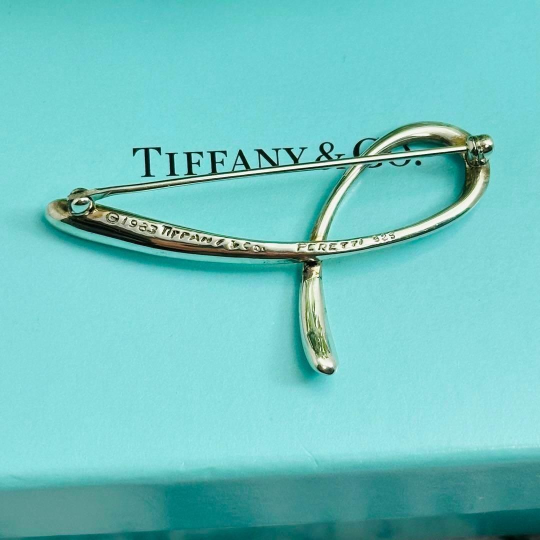 Tiffany & Co.(ティファニー)の美品　Tiffany　ブローチ　コサージュ　アルファベット　L　シルバー レディースのアクセサリー(ブローチ/コサージュ)の商品写真