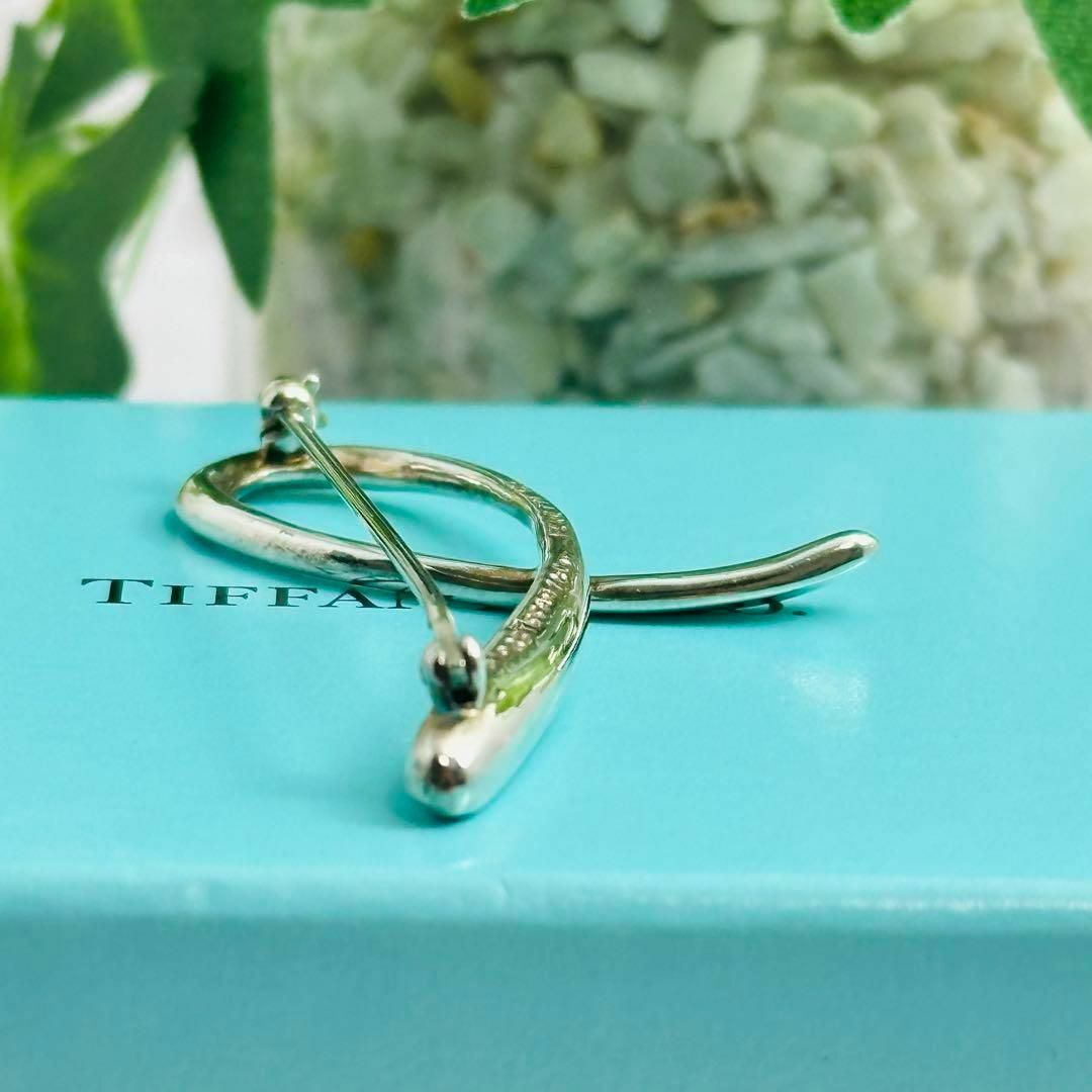 Tiffany & Co.(ティファニー)の美品　Tiffany　ブローチ　コサージュ　アルファベット　L　シルバー レディースのアクセサリー(ブローチ/コサージュ)の商品写真