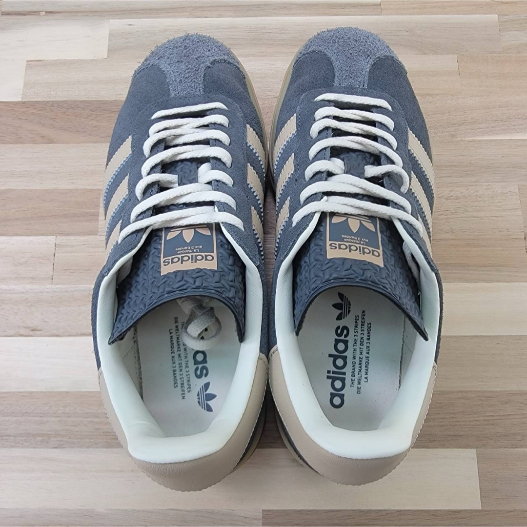 adidas - アディダス ガゼル ボールド W グレー/ガム 25㎝の通販 adidas - アディダス ガゼル ボールド W グレー/ガム 25㎝の通販