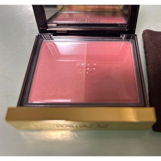 トムフォードビューティ(TOM FORD BEAUTY)の【美品】トムフォード　チークカラー　06 アフレイム　ブラッシュ(チーク)