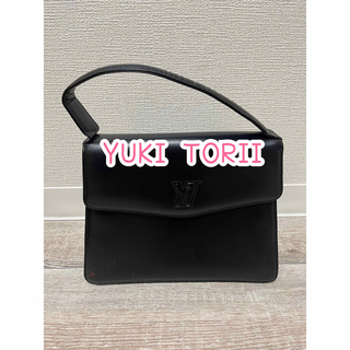 ユキトリイインターナショナル(YUKI TORII INTERNATIONAL)のYUKI TORII/フォーマルバッグ/黒(ハンドバッグ)