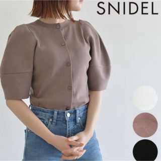 スナイデル(SNIDEL)のパターンパフスリーブニットプルオーバー(シャツ/ブラウス(半袖/袖なし))