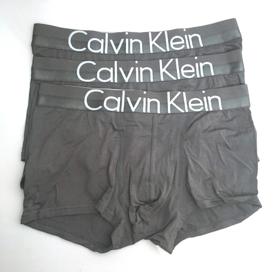 ck Calvin Klein(シーケーカルバンクライン)のカルバンクライン メンズ　ボクサーパンツ　ダークグレー　XL メンズのアンダーウェア(ボクサーパンツ)の商品写真