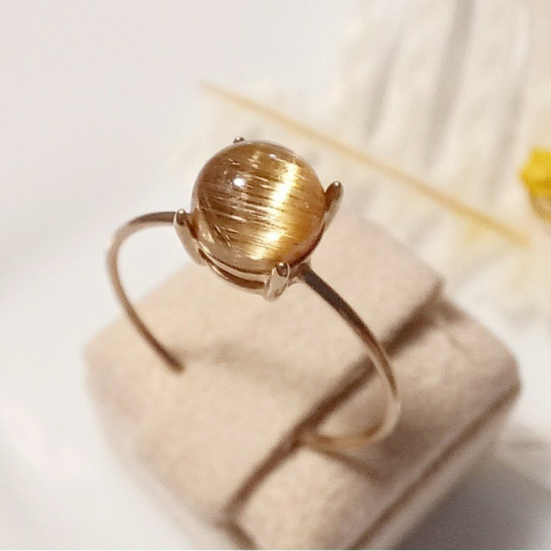 【1点もの】ルチルクォーツ　天然石　カボション　リング　指輪　ゴールド レディースのアクセサリー(リング(指輪))の商品写真