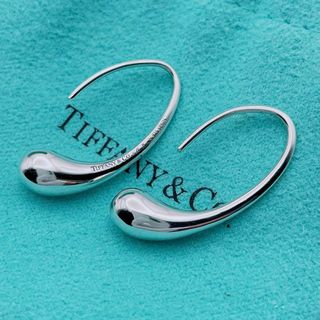 ティファニー(Tiffany & Co.)の【極美品】Tiffany & Co. ティアドロップ　フープ　ピアス(ピアス)