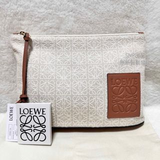 ロエベ(LOEWE)のロエベ 23年 ほぼ未使用 オブロング ポーチ アナグラム クラッチバッグ(クラッチバッグ)