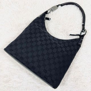 グッチ(Gucci)の【美品】グッチ　トートバッグ　半月型　ロゴ金具　GG柄　キャンバス　ブラック(ショルダーバッグ)