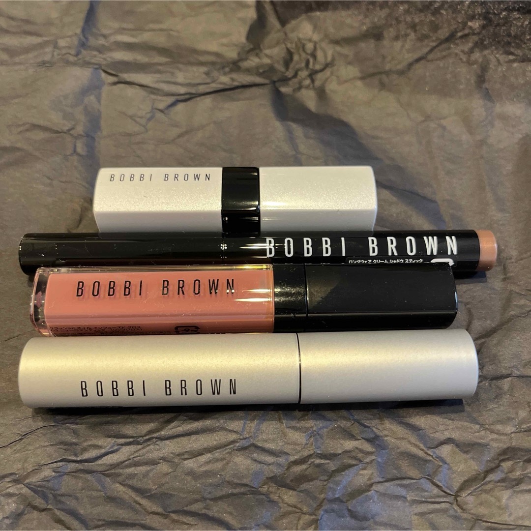 BOBBI BROWN(ボビイブラウン)のボビイ ブラウン　ホリディ　ハイライツ　デラックス　コレクション コスメ/美容のキット/セット(コフレ/メイクアップセット)の商品写真