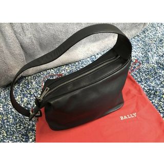 バリー(Bally)の美品★BALLY バリー カーフレザーワンショルダーバッグ　ブラック(ショルダーバッグ)