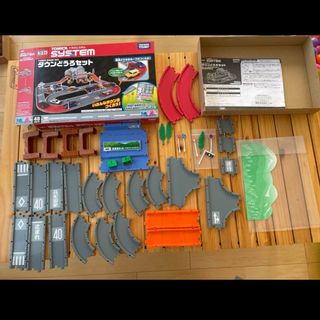 トミカシステム(トミカシステム)の【美品】トミカタウン道路セット　箱付き(電車のおもちゃ/車)