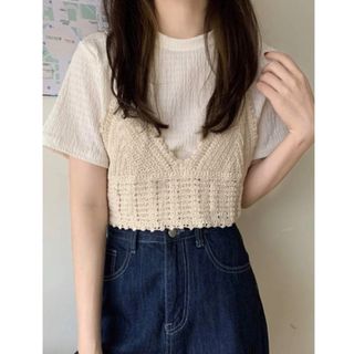 シーイン(SHEIN)の無地柄 クロップテクスチャーTシャツ 付き クロシェ編み キャミトップ(Tシャツ/カットソー(半袖/袖なし))