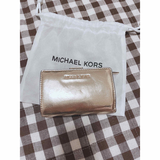 マイケルコース(Michael Kors)の値下げ♡新品未使用 ♡ MICHEAL KORS ゴールド二つ折り財布(財布)
