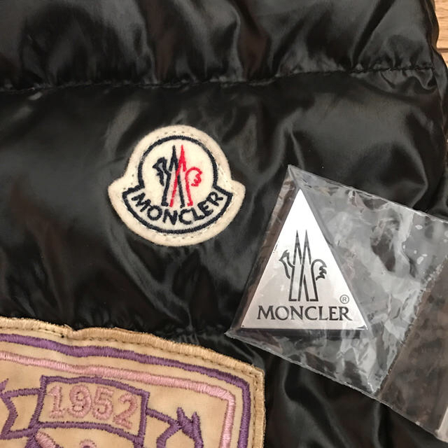 MONCLER(モンクレール)のkmar3221様専用 MONCLER ダウンベスト レディース レディースのジャケット/アウター(ダウンベスト)の商品写真