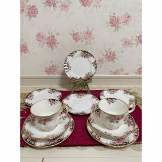 ロイヤルアルバート(ROYAL ALBERT)の美品　ロイヤルアルバート　コンチェルト　カップ＆ソーサー　ケーキ皿　トリオ(グラス/カップ)