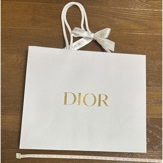 ディオール(Dior)のDIOR 白にゴールドロゴショップ袋持ち帰りのみ使用しました(ショップ袋)