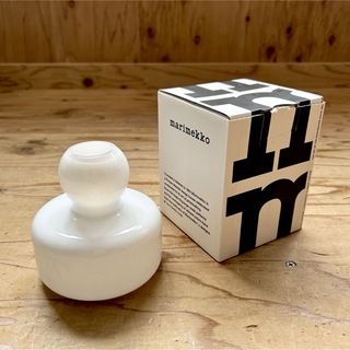 マリメッコ(marimekko)の＜新品＞ マリメッコ　marimekko　フラワーベース　花瓶　ホワイト　乳白色(花瓶)