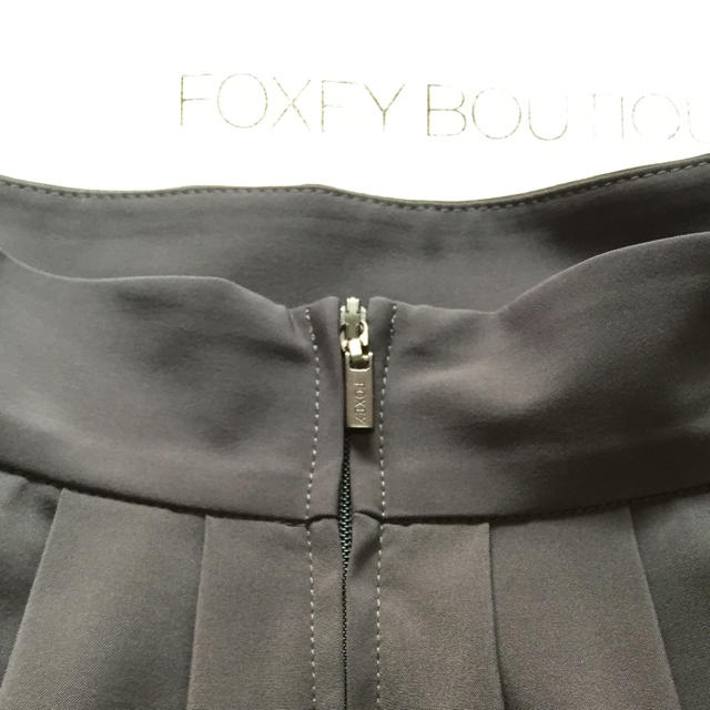 FOXEY(フォクシー)のフォクシーNY スカート ウォータープルーフストレッチ レディースのスカート(ひざ丈スカート)の商品写真