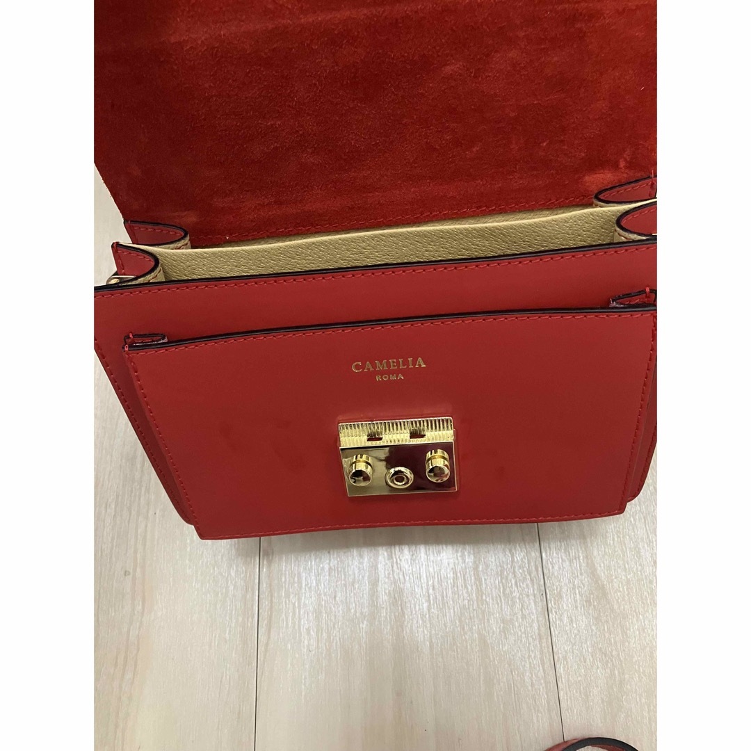CAMELIA ROMA(カメリアローマ)のカメリアローマ　ショルダーバッグ　赤 レディースのバッグ(ショルダーバッグ)の商品写真