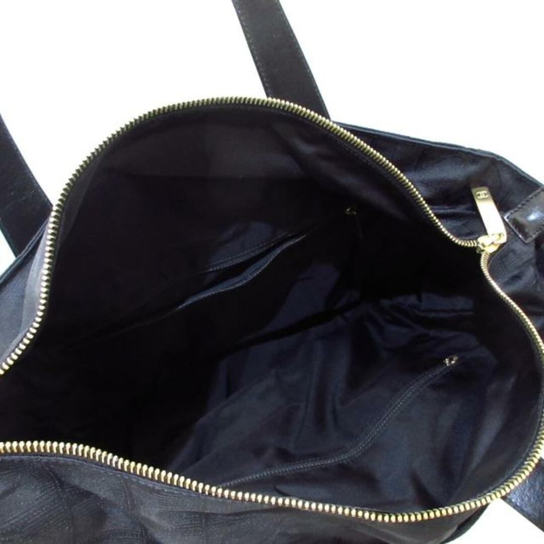 CHANEL(シャネル)のCHANEL(シャネル) ショルダーバッグ美品  ニュートラベルライントートGM 黒 ナイロンジャガード×レザー レディースのバッグ(ショルダーバッグ)の商品写真