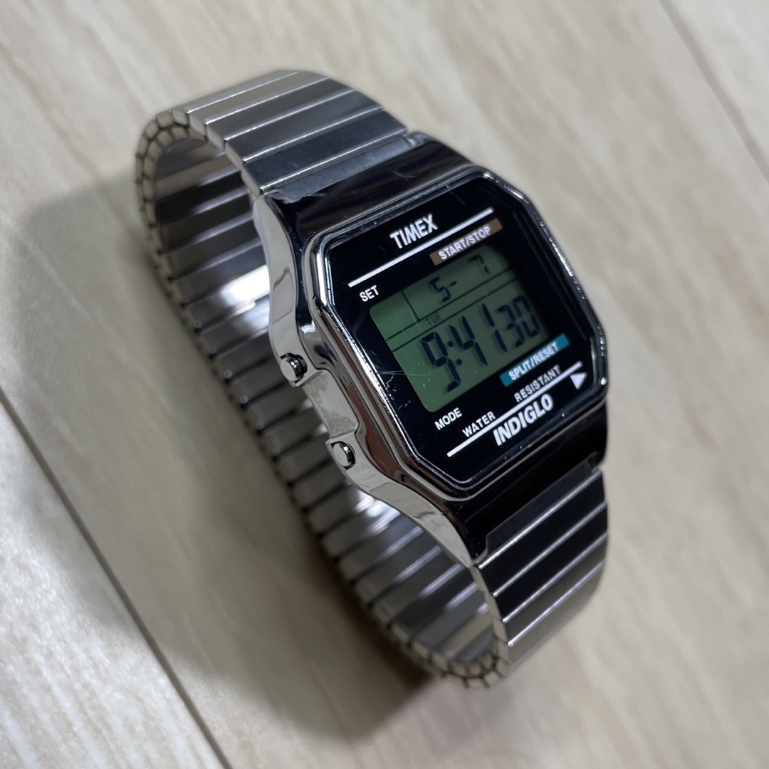 TIMEX(タイメックス)のTIMEX INDIGLO SILVER 腕時計 メンズの時計(腕時計(デジタル))の商品写真