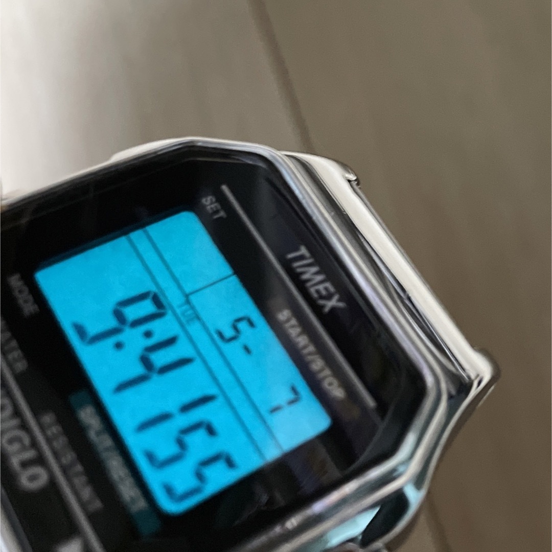 TIMEX(タイメックス)のTIMEX INDIGLO SILVER 腕時計 メンズの時計(腕時計(デジタル))の商品写真