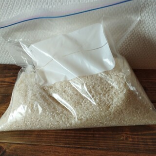 コシヒカリ　新潟県産　1.5kg(米/穀物)