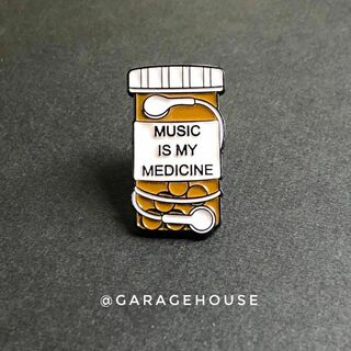 ＊ ピンズ ＊ Music is my Medicine ピンバッジ(その他)