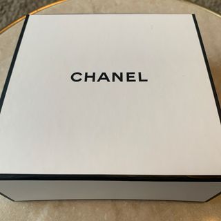 シャネル(CHANEL)のCHANEL   シャネル　ギフトボックス(ショップ袋)