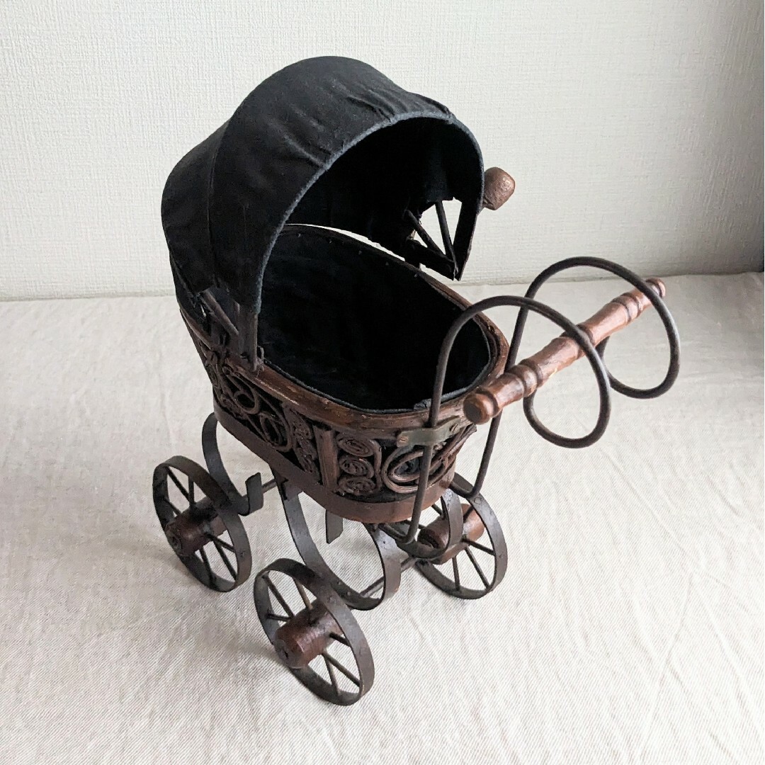アンティーク 乳母車 ベビーカー 骨董品 置物 インテリア かご アンティーク 乳母車 ベビーカー 骨董品 置物 インテリア かご